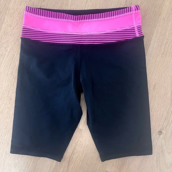 lululemon athletica biker Black Shorts with Pink Waistband. Reversible - Picture 3 of 6